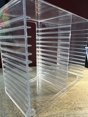 COMO NUEVO CD RACK DE COLECCIÓN 1993 EE. UU. Acrílico Inc Transparente 30 Soporte de Disco Fuerte HECHO EN EE. UU. Foto 1 de 4