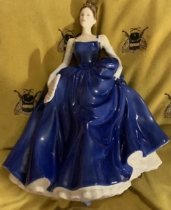 Royal Doulton Classics Figurine HN 4640 Sophie 2003 - Picture 1 of 10