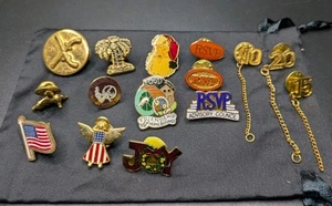 Menge 15 Vintage Anstecknadeln: RSVP, 10, 15, 20, Weihnachten, US-Flagge, mehr! - Bild 1 von 9