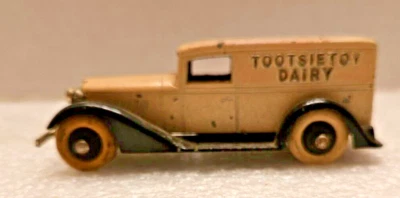 Tootsietoy No. 0808 Graham Dairy Van - Image 1 of 4