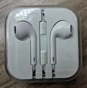 Apple OEM Wired Earphones Headphone Earbuds 3.5mm AUX Jack T22 - Picture 1 of 2