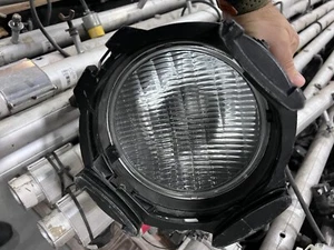 ETC Source Four PAR 750W Stage Light - Picture 1 of 7