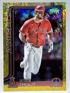 Mike Trout #200 - 2025 Topps Series 1 Gold Holo Foil /50 #’d SSP Limited Angels - Picture 1 of 8