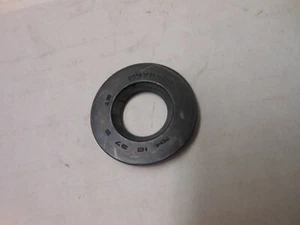 NOS Yamaha Seal GT1 GT80 GTMX HT1 Tri Moto YT125 TY80 93104-18006 - Picture 1 of 2