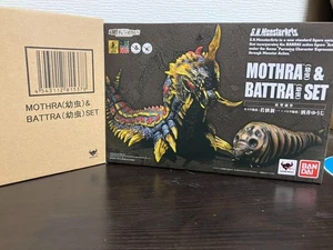 Bandai S.H. Monsterarts Mothra & Battra Larva set Tamashii Nations Limited con scatola - Foto 1 di 16