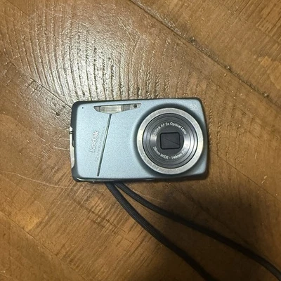 Kodak EasyShare M550 12MP Light Blue Digital Camera w/ Battery - Tested & Works! - Image 1 of 4