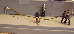 P&D Marsh OO Spur Z40 50er/60er Jahre Feuerwehrmänner BEMALT - Bild 1 von 1