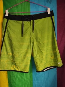 Oakley Blade mens shorts size 32 - Picture 1 of 13