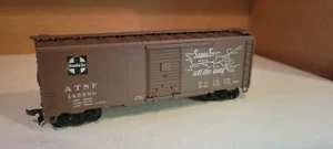 4U HO Scale Train Car SANTA FE ATSF 145386 BOXCAR HORN HOOK COUPLER - Picture 1 of 1