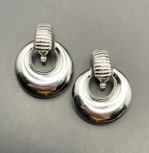 Pendientes con clip para llamador de puerta Monet tono plata brillante clásico vintage - Imagen 1 de 6