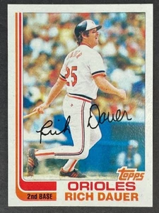 1982 Topps RICH DAUER # 8 -🔥WELL CENTERED🔥- MT - Picture 1 of 2