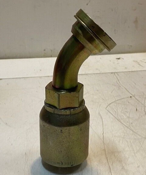 Parker 16F78-16-16 | KG | Montaje de manguera de crimpado 6-1/4" H 19 mm ID 52 mm OD Foto 1 de 4