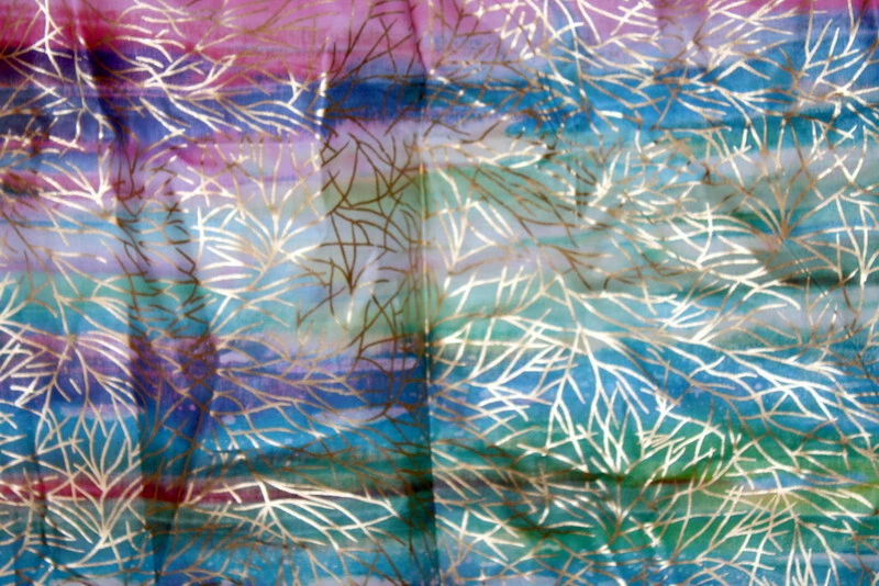 BATIK IMPRESO - TRAZOS FRÍOS METÁLICOS EN BATIK MULTICOLOR - TELA 100% ALGODÓN Foto 1 de 4