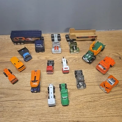 Hot Wheels Diecast Lot - 15 Toy Cars - Mixed Used Trailers Semi - Image 1 of 4