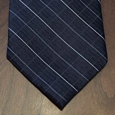 Corbata de cuello para hombre Calvin Klein negra 100 % seda hecha en China Foto 1 de 4