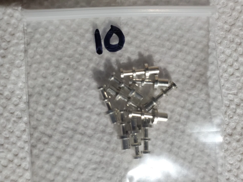 Terminales Keystone 1514-2 pernos de terminal de PCB Foto 1 de 1