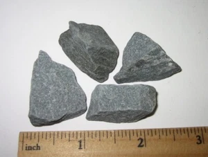 4 SMALL RARE NATURAL ROUGH 1" BLACK AZEZTULITE STONE MINERALS ~ 35.9grams - Foto 1 di 4