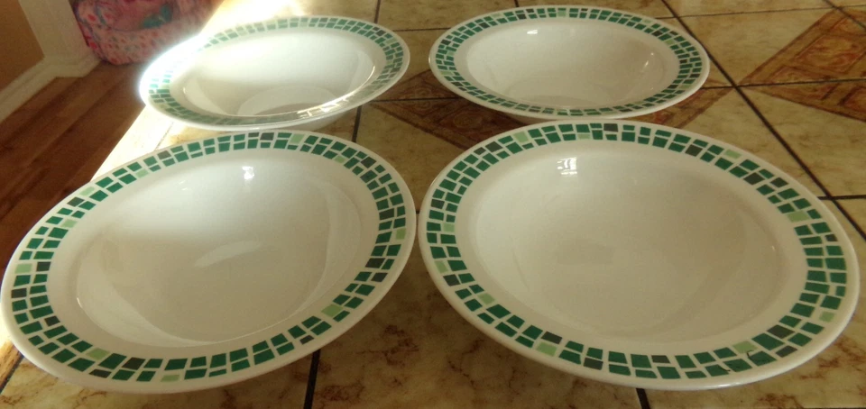 4 cuencos de pasta de cena con borde individual verde esmeralda de colores preciosos Corelle Foto 1 de 4