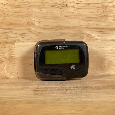 Sun Telecom TITAN3-Flex Black Handheld Wireless LCD Screen Portable Pager - Image 1 of 3