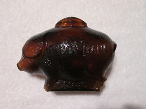 Alcancía de cerdo vintage de vidrio ámbar en relieve - Imagen 1 de 7