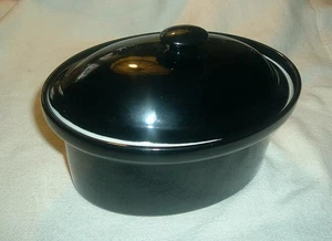 HALL Oval Casserole Dish w/ Vented Lid USA Black 8 1/4" x 6 1/4" - Picture 1 of 3