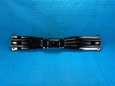 Portaruedas de repuesto Crossmember Toyota Land Cruiser LX470 1998 1999 2000 FABRICANTE DE EQUIPOS ORIGINALES Foto 1 de 4