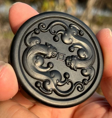 CERTIFICADO 65.6g 100% COLGANTE PI-XIU DOBLE HETIANO NEGRO JADE TALLADO A MANO Foto 1 de 4