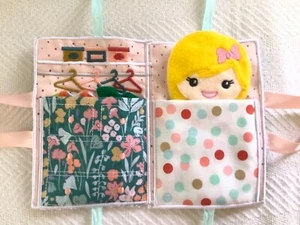 Filzpuppe "Papier", Kleidung, Bett und Schrank - Bild 1 von 4