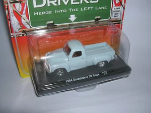 Camión Castline M2 Machines 1954 Studebaker 3R azul 1:64 Art. 11228 - Imagen 1 de 2