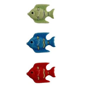 3 Tropical Fish Buttons – FN123 - Summer Buttons Galore - Craft Sewing Scrap - Picture 1 of 2