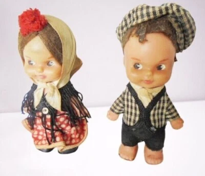 BAMBOLE by Famosa celluloide dolls Spain miniature couple costumes Spagna anni60 - Immagine 1 di 4