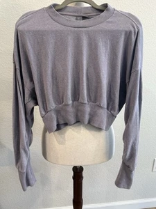 Lavendel Cropped Sweaty Betty Sweatshirt in Größe M. PTP20 - Bild 1 von 3