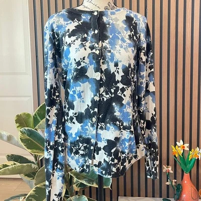 Cárdigan suéter floral East 5th para mujer grande azul negro blanco flores Foto 1 de 4