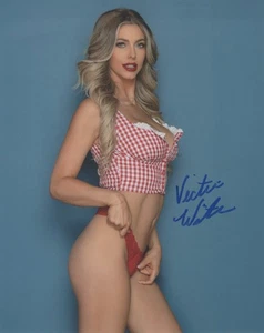 Model Victoria Winters autographed 8x10 Photo COA - Picture 1 of 4