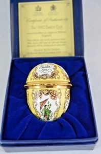 HALCYON DAYS ENAMEL BOX - EASTER 1987 - CHINESE FIGURES - Picture 1 of 4