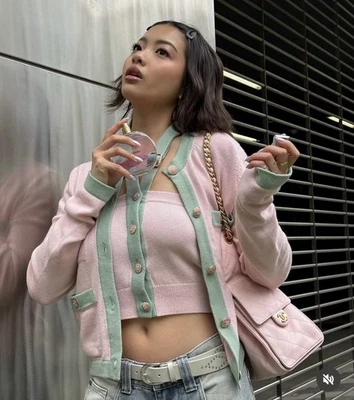 Chaqueta cárdigan tejida cachemir verde rosa Chanel Resort 2024 S Foto 1 de 4