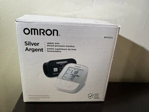 Monitor de presión arterial de brazo superior Omron Silver BP5250 Open Box preciso fácil uso - Imagen 1 de 7
