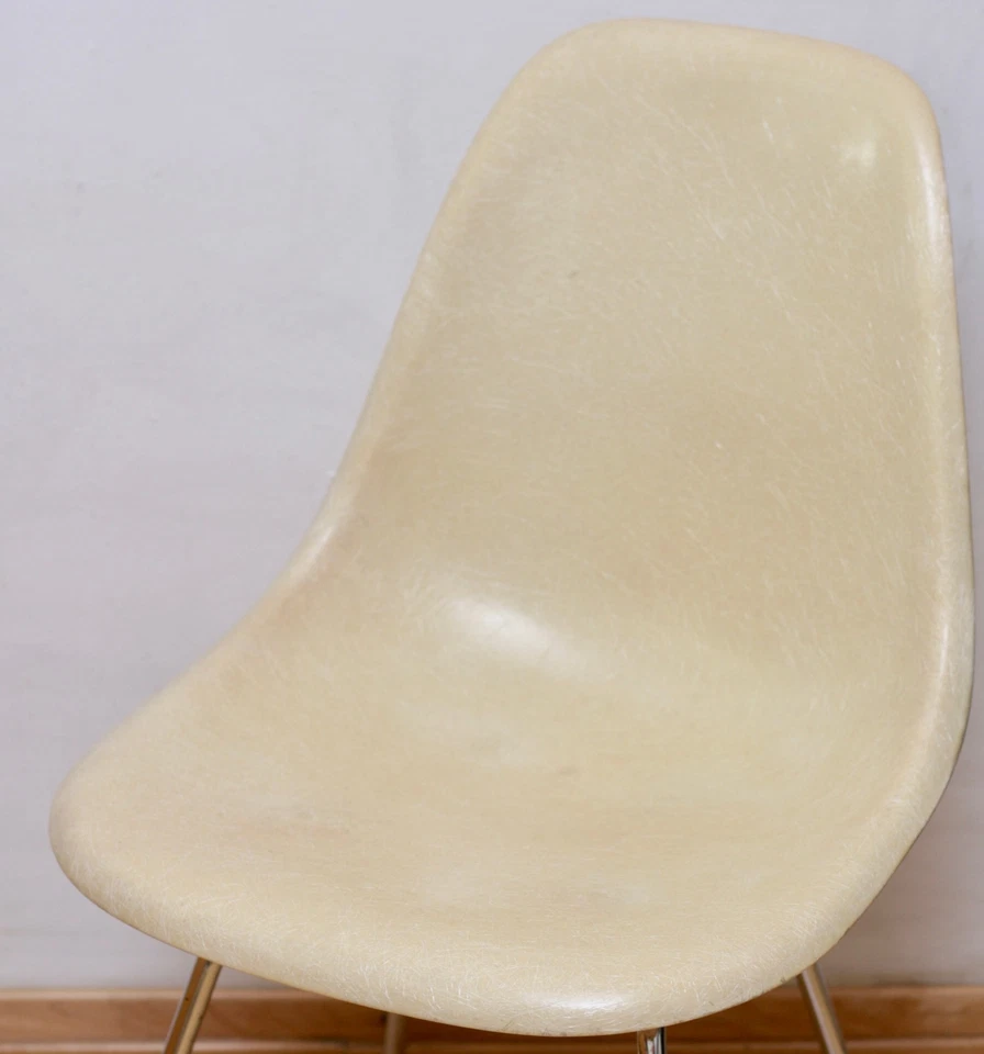 Eames Fiberglas sidechair Herman Miller Summit plastics USA - Bild 1 von 4