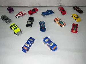 LOT OF 15 HOT WHEELS 1980-2000 PREOWNED VEHICLES - Picture 1 of 2