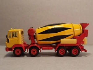 Siku 2922 Mercedes Benz LN 2 Betonmischer, Fahrmischer, gelb rot, Umbau - Bild 1 von 12