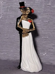 World Of Wonders Till Death Bride and Groom Skeleton Wedding Couple Statue NIB - Picture 1 of 10