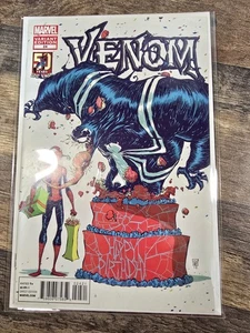 Venom #24 (2012) Fast neuwertig + Skottie Young Variant Cover selten 50 Jahre Spider-Man - Bild 1 von 14