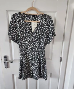 Zara kurzes Kleid dunkel Blumenmuster - UK S - neu mit Etikett  - Bild 1 von 11