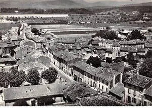 83 . sac10878 . La crau d'hyères. la rue d'hyères Nr. 2. mit dem flugzeug au des - Bild 1 von 2