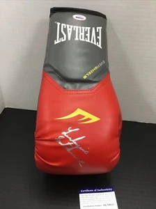 Leo Santa Cruz Signed Red Everlast Boxing Glove  PSA AF79015 - Picture 1 of 5
