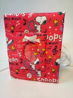 Álbum de fotos Snoopy con música - Tiene capacidad para 100 fotos 4x6 - Hecho a mano Foto 1 de 4