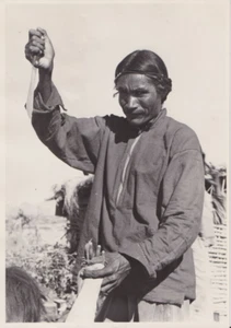 1938 Press Photo Kumeyaay Indian Brandishes new Butcher Knife Taken from Victim - Picture 1 of 2