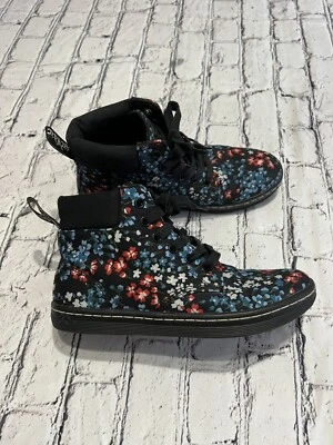 Botas DR. Martens Maelly Negras Lona Azul Estampado Floral Cuello Acolchado, Talla 7 Foto 1 de 4