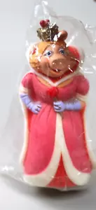 1981 HENSON MUPPETS MISS PIGGY QUEEN OF HEARTS FIGURA 3" - Foto 1 di 8