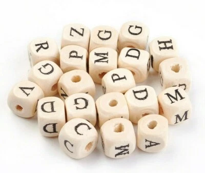 PERLIN 100 Buchstabenperlen Würfel 10mm Natur Holz perlen loch 4mm Schmuck Basteln H22